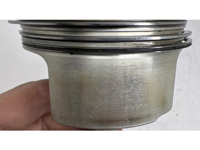 Píst 079107065BC, 171210079AL Audi S5 pro benzínový motor 4.2 CAU