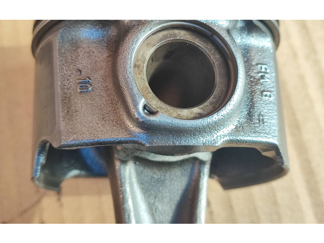 Píst 9812818680 Ford Mondeo MK V T7CN