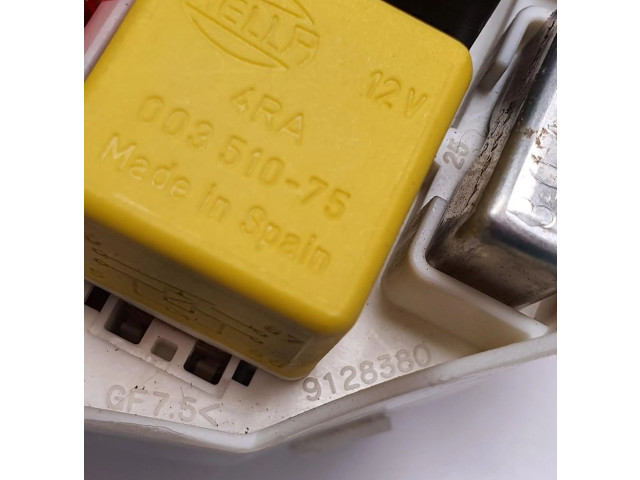 Блок предохранителей  9128381   Volvo 960    