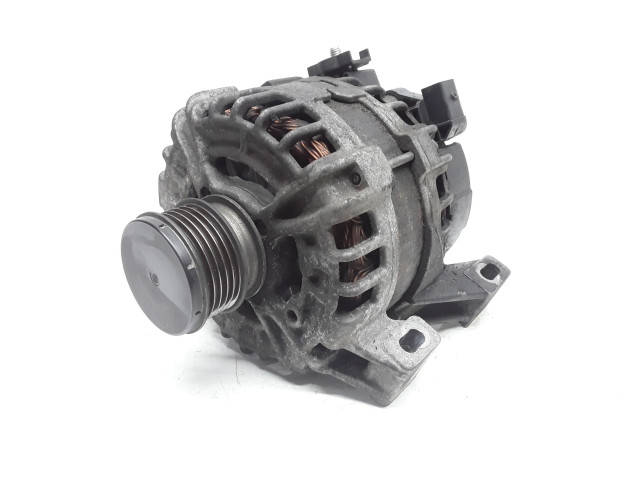 Генератор 30659131 Volvo V60