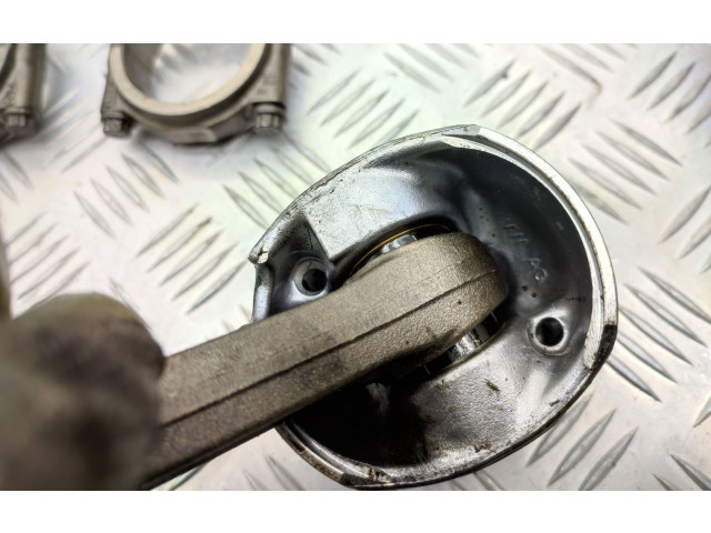  Поршень с шатуном Cxx ckf  Skoda Octavia Mk3 (5E)  