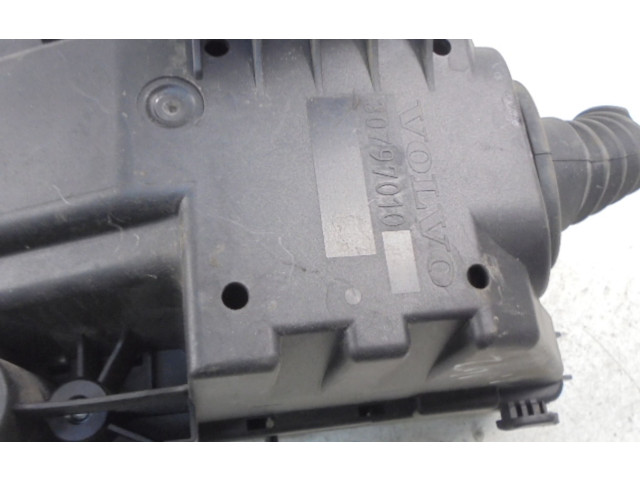 Блок предохранителей 8690698, 8690698 Volvo XC90