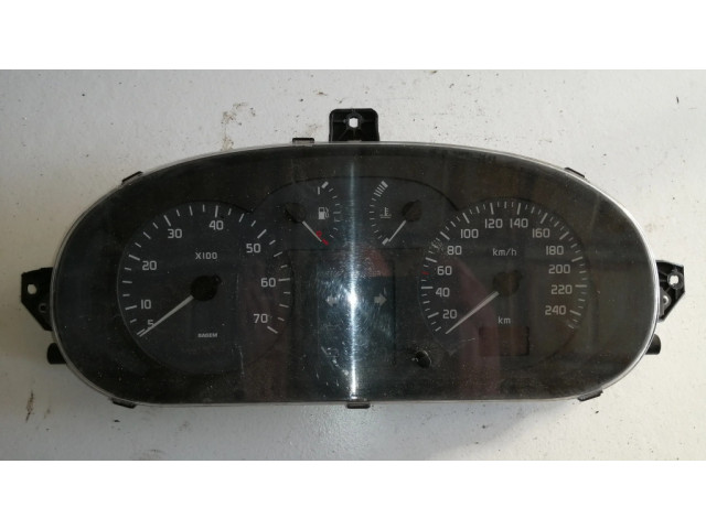 Панель приборов P8200071820 Renault Scenic I