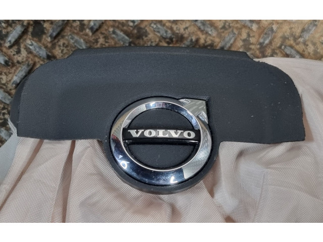 Подушка безопасности водителя 32214988, P032214988   Volvo XC40
