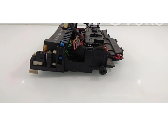 Блок предохранителей 8364540   BMW X3 E83    