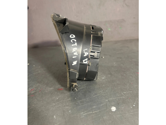 Панель приборов 1U0920810F, 11008005807 Skoda Octavia Mk2 (1Z)