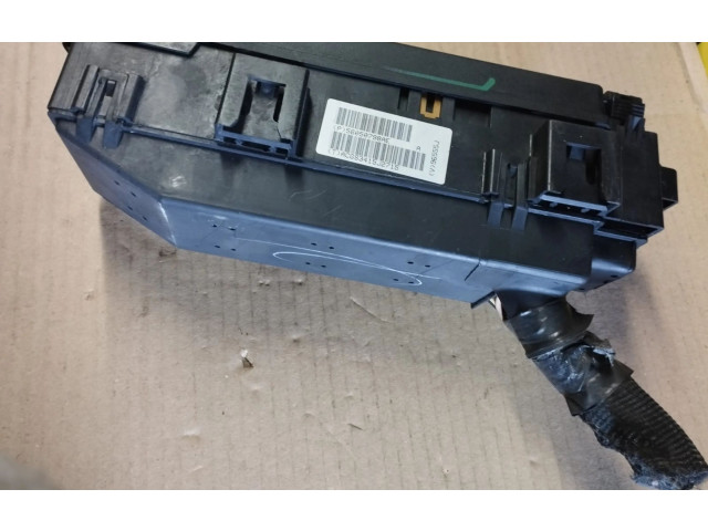 Блок предохранителей Jeep Grand Cherokee (WK)