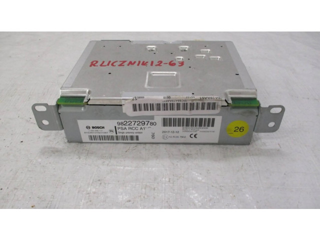 Радио/ проигрыватель CD/DVD / навигация