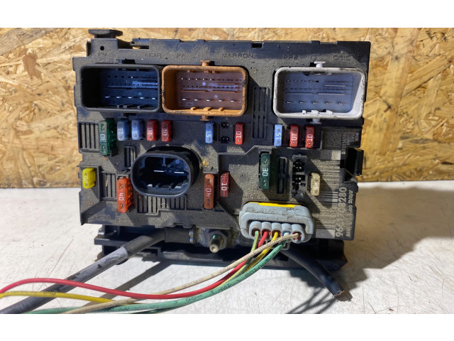 Рулевая рейка Ящик предохранителей (комплект) 9636079380 Peugeot 307 2005 - 2008 года