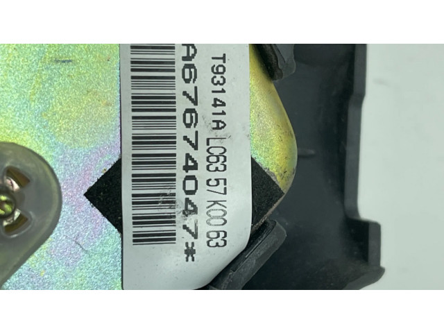 Подушка безопасности водителя T93141A, LC6357K0063 Mazda Premacy