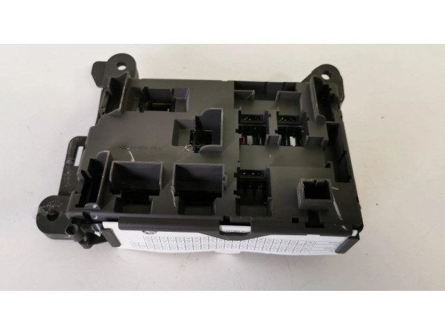 Pojistková skříňka BMW X5 E70 2010