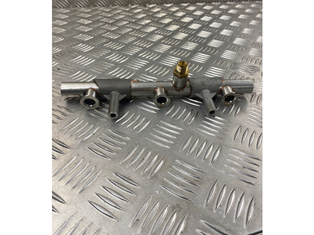 Vstřikovací lišta 06E130090AD Audi A8 S8 D4 4H