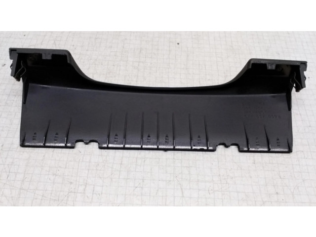 Другая деталь салона