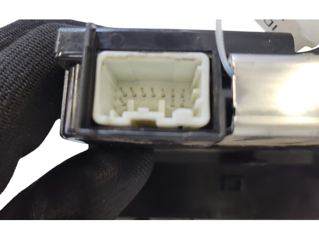 Дисплей    30679647, 002000066254   Volvo V50