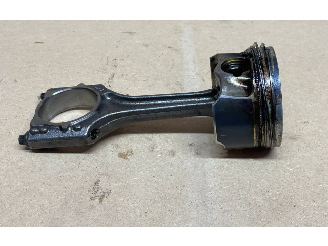 Píst 06HBP Audi A5 8T 8F