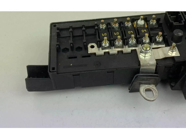 Блок предохранителей 8678449, 518829015 Volvo S80