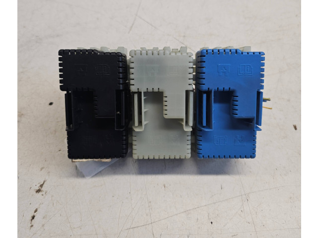 Блок предохранителей    Volvo V70    