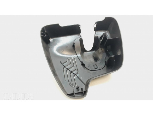 Другая деталь салона