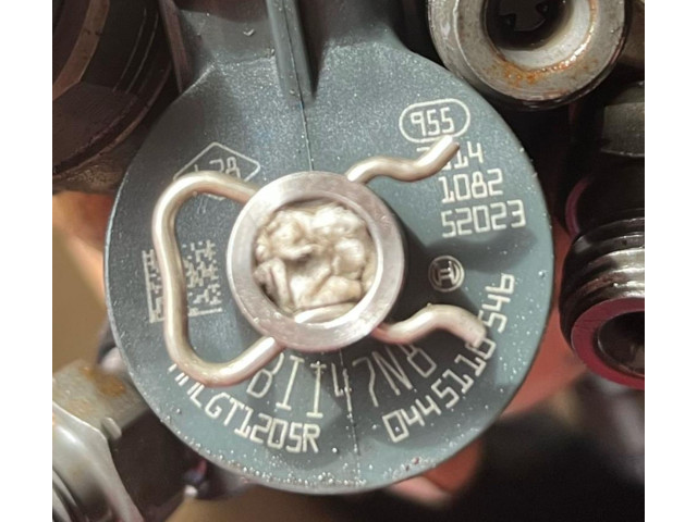 Vstřikovač    Nissan X-Trail T32     