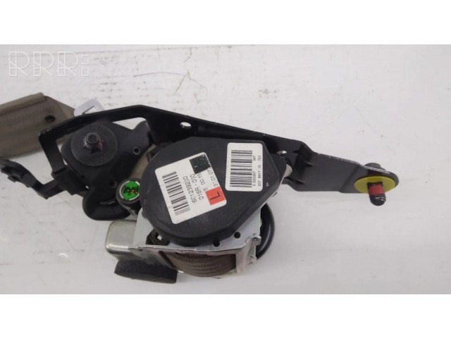 Задний ремень безопасности