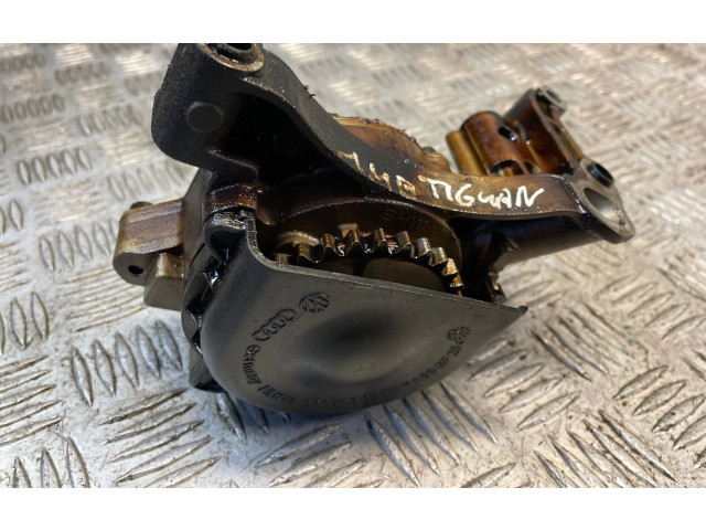 Čerpadlo oleje 03C103669E Volkswagen Tiguan