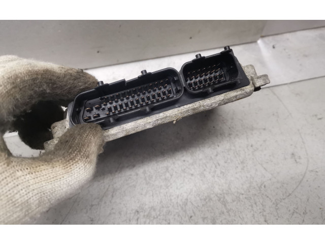 Řídící jednotka 038906013E, 0281001689 Volkswagen Caddy 1999