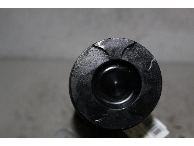 Поршень с шатуном 55280444 Alfa Romeo Giulietta