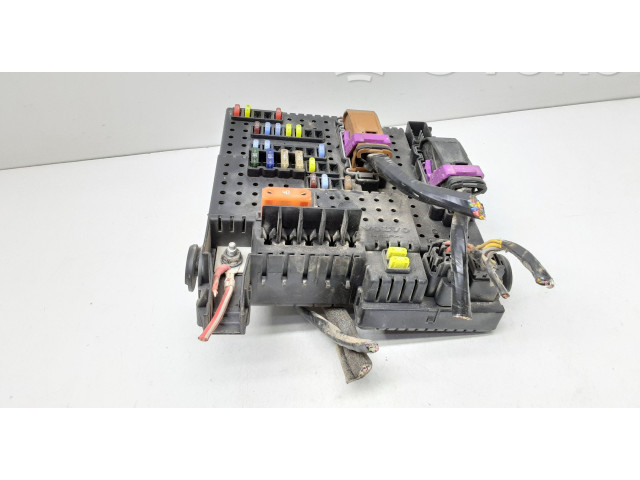 Блок предохранителей 30728512, 28017881   Volvo V70    
