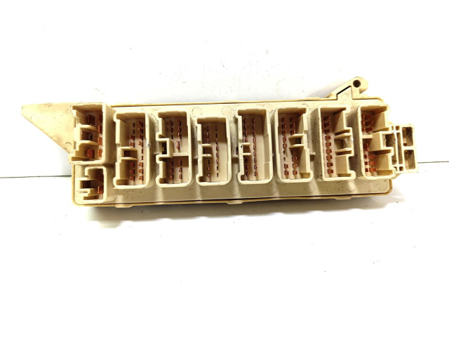 Pojistková skříňka Mazda MPV II LW 2004