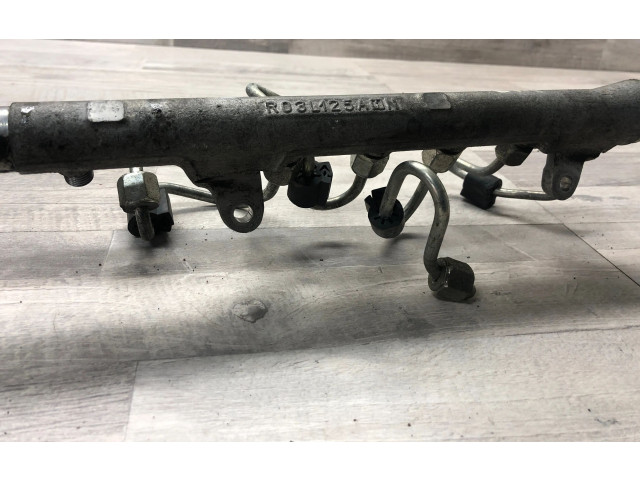 Топливная рампа R03L125A Audi A3 S3 8P для двигателя CAYC