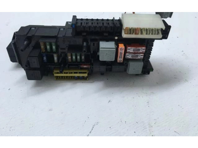 Pojistková skříňka Řídící jednotka BSM 2049060805 Meredes-Benz C W204 2011