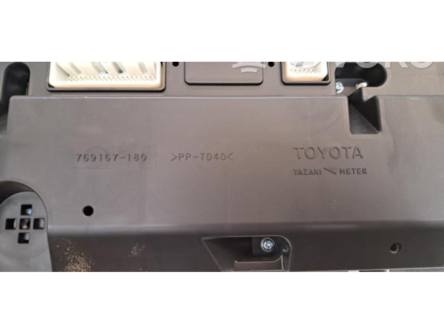 Přístrojová deska Toyota Prius c 2013 8380047840