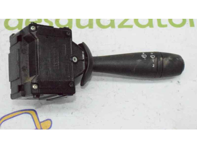 Ручка стеклоочистителей 8201168003, 681728631R   Dacia Sandero