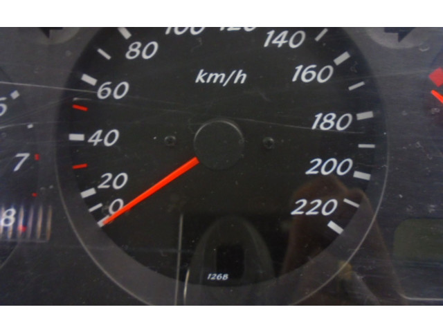 Přístrojová deska Nissan Almera Tino 2000 BM466, BM466