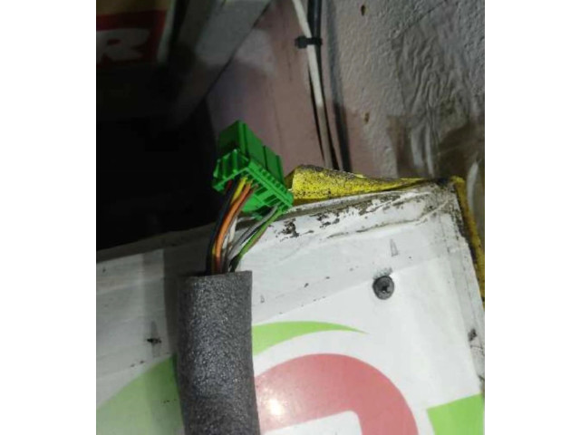 Зеркало электрическое Volvo V70 2000 - 2004 года