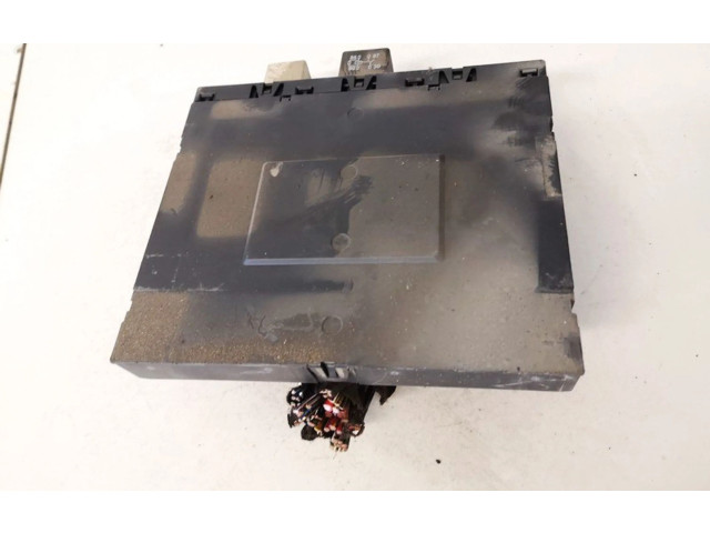 Блок предохранителей  3c0937049e   Skoda Octavia Mk2 (1Z)    