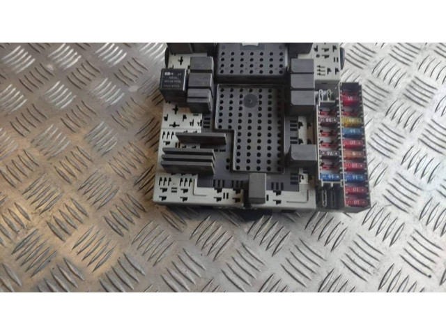 Блок предохранителей 08679899, 02W335 Volvo S60