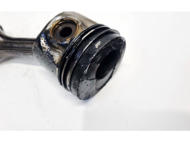  Поршень с шатуном    Skoda Octavia Mk1 (1U)  