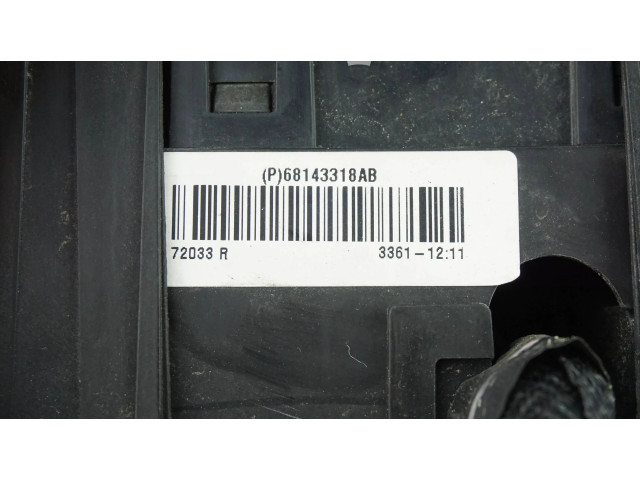 Блок предохранителей  P68143318AB   Fiat Freemont    