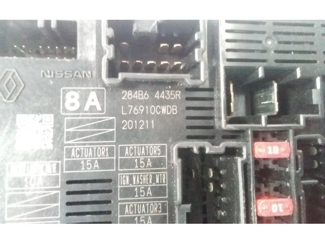 Блок предохранителей 284b64435r Dacia Sandero