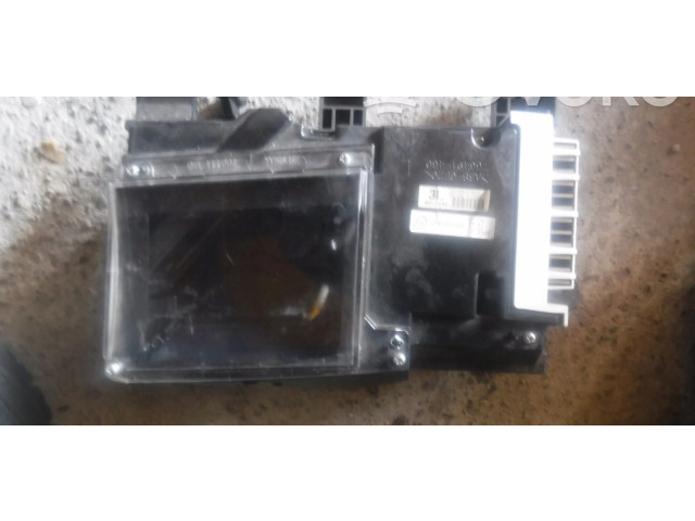 Pojistková skříňka Toyota Prius (XW30) 2011