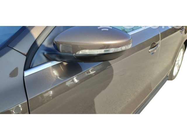 Зеркало электрическое Volkswagen Jetta VI 2011 - 2018 года