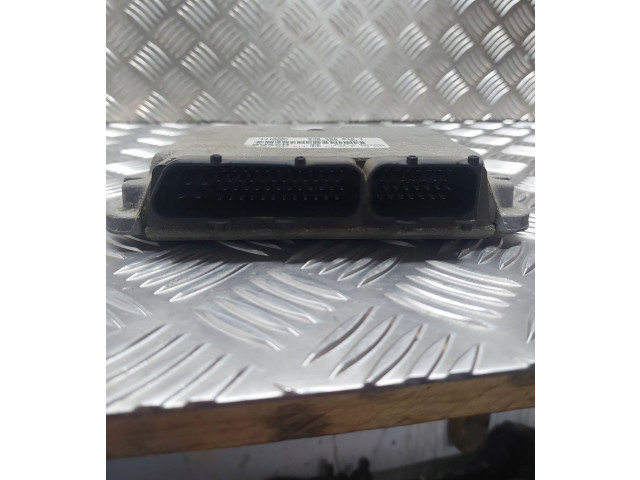 Блок управления двигателя 038906018J Volkswagen Golf IV