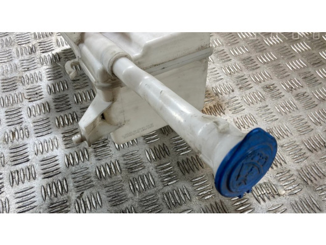 Бачок оконной жидкости    