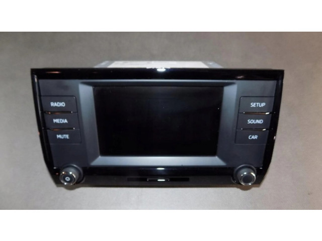 Радио/ проигрыватель CD/DVD / навигация