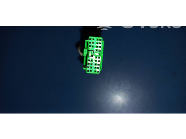 Зеркало электрическое        Volvo V70  2000 - 2004 года   