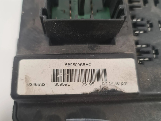 Блок предохранителей 56050066ac Jeep Grand Cherokee (WK)