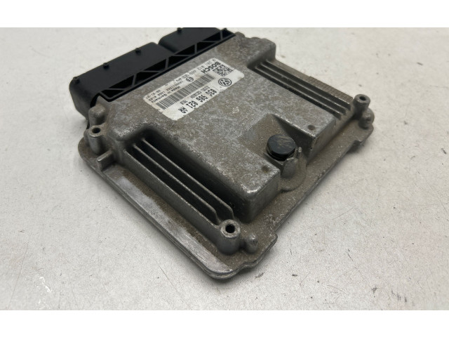 Řídící jednotka 03G906021AR, 1039S11562   Volkswagen Caddy 2007