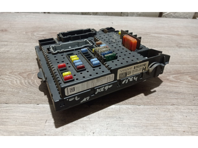 Блок предохранителей 28017881, 30728512   Volvo XC90    