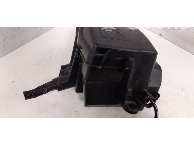   Pojistková skříňka 243809584R   Renault Captur 2017